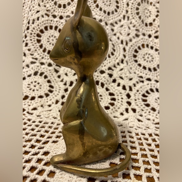 Vintage Brass Upright Mouse - Picture 4 of 13